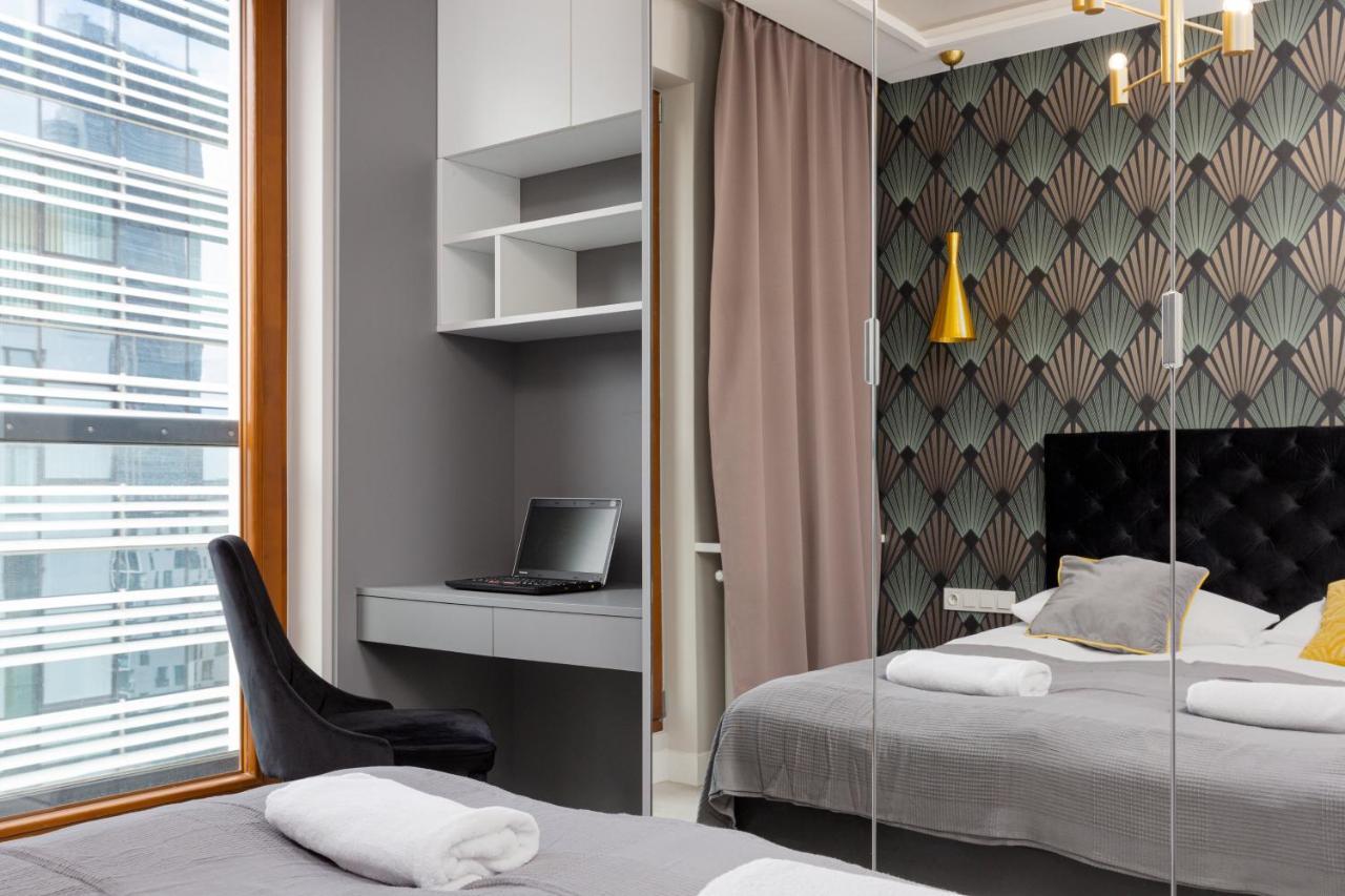City Center Apartments Grzybowska With Parking By Noclegi Renters Варшава Екстер'єр фото