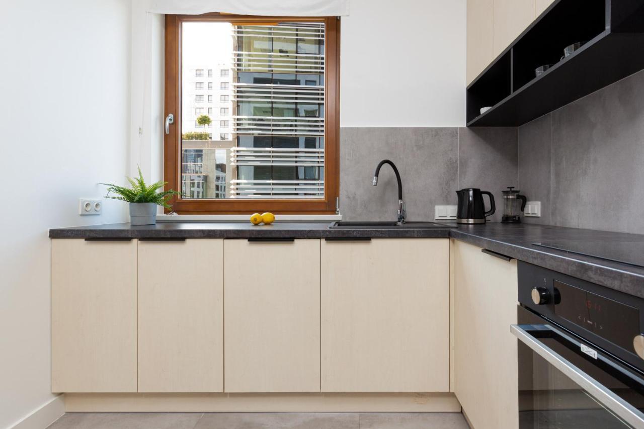 City Center Apartments Grzybowska With Parking By Noclegi Renters Варшава Екстер'єр фото