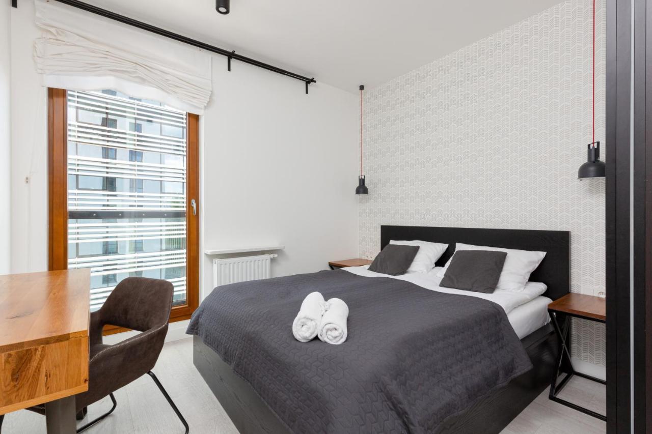 City Center Apartments Grzybowska With Parking By Noclegi Renters Варшава Екстер'єр фото
