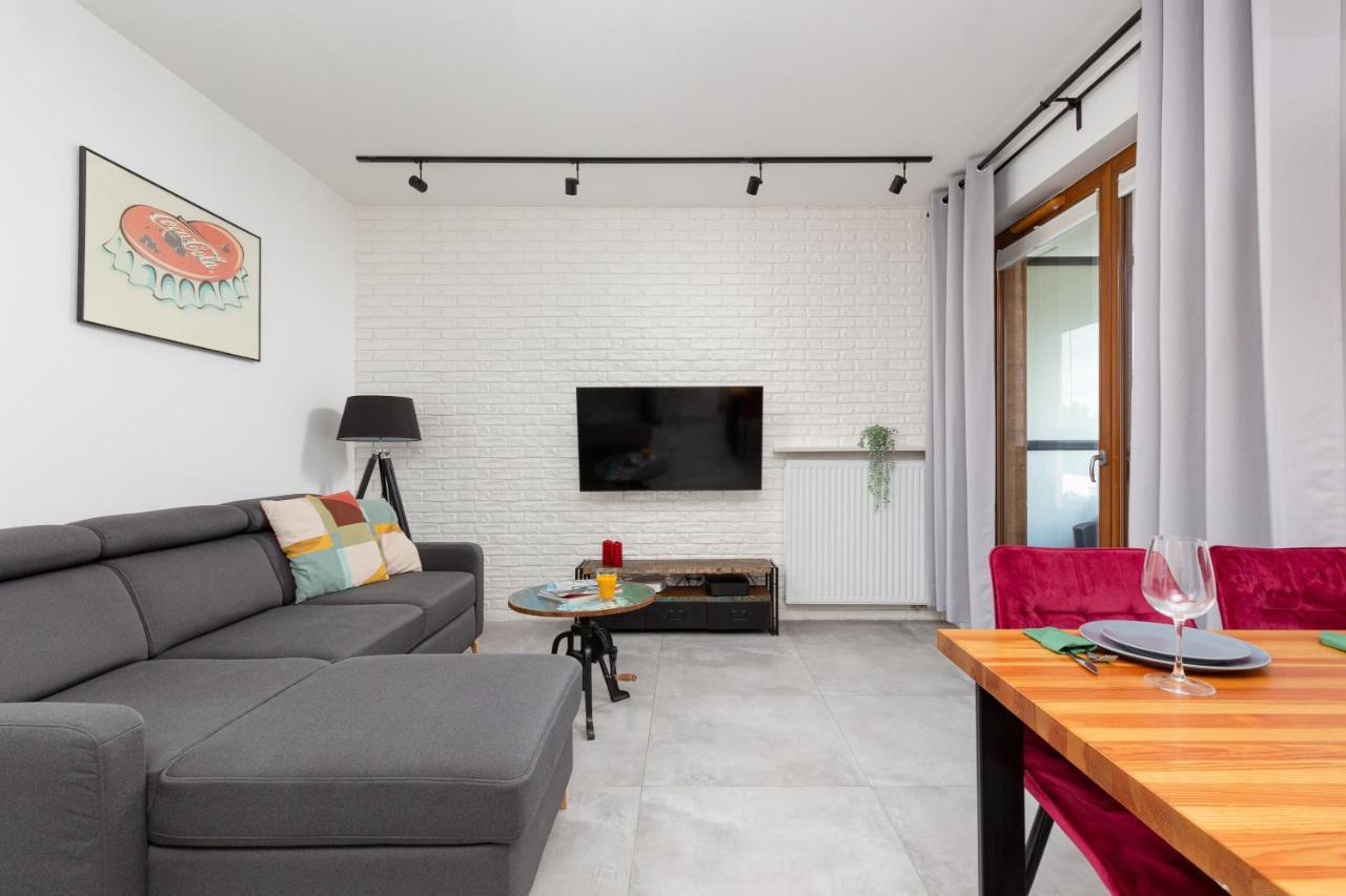 City Center Apartments Grzybowska With Parking By Noclegi Renters Варшава Екстер'єр фото